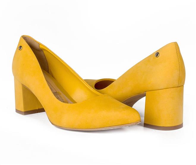 scarpin salto baixo amarelo