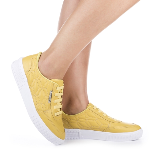 tenis casual amarelo